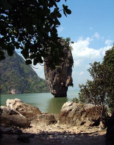 bond_island.jpg